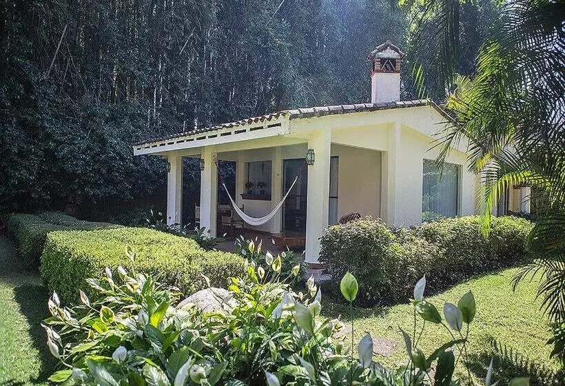Casa Bugambilia, Un Pequeño Hotel En Tepoztlán