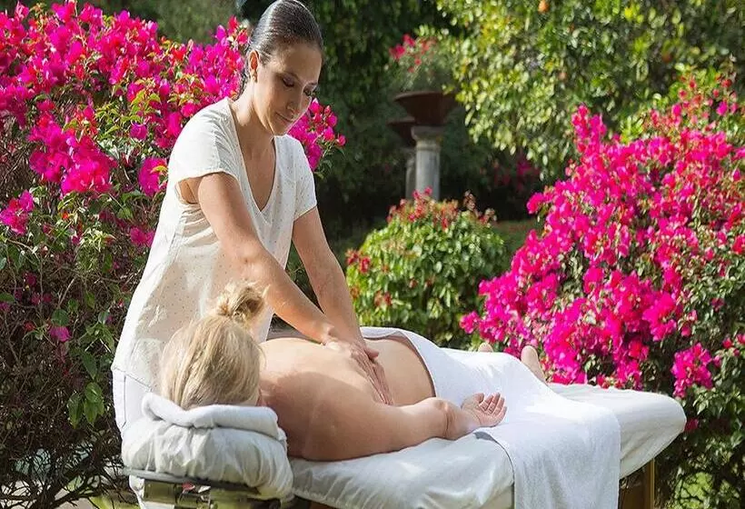 Casa Bugambilia, Un Pequeño Hotel En Tepoztlán