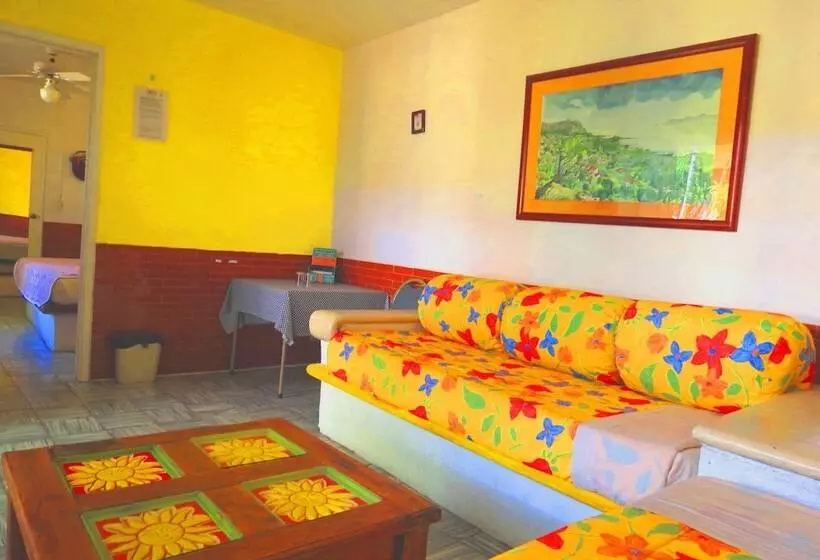 فندق Ajijic Plaza Suites