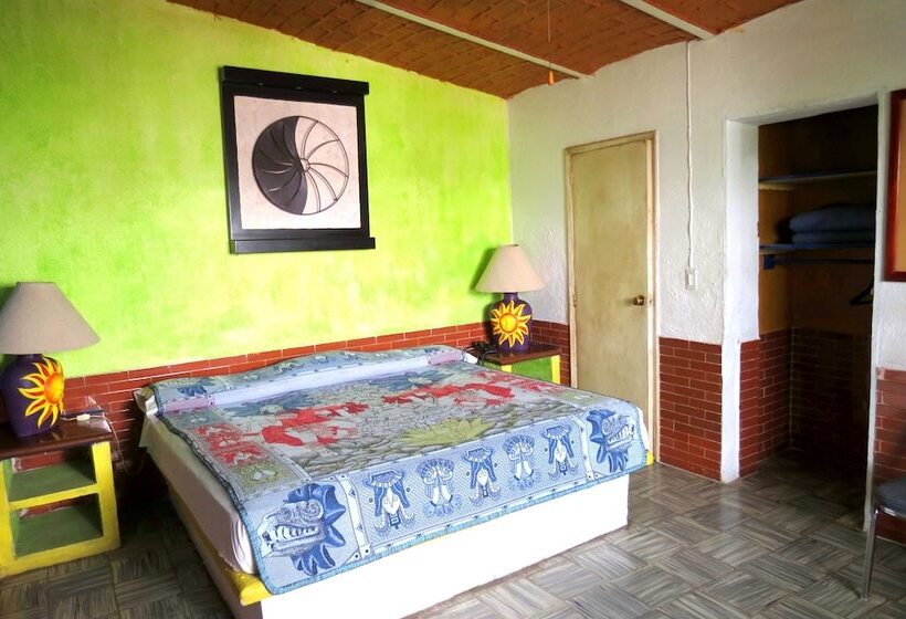 فندق Ajijic Plaza Suites