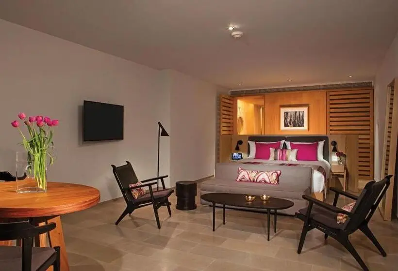 ホテル Breathless Cabo San Lucas   Adults Only