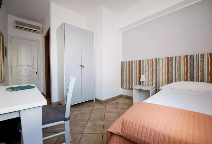 هتل Cabrera House