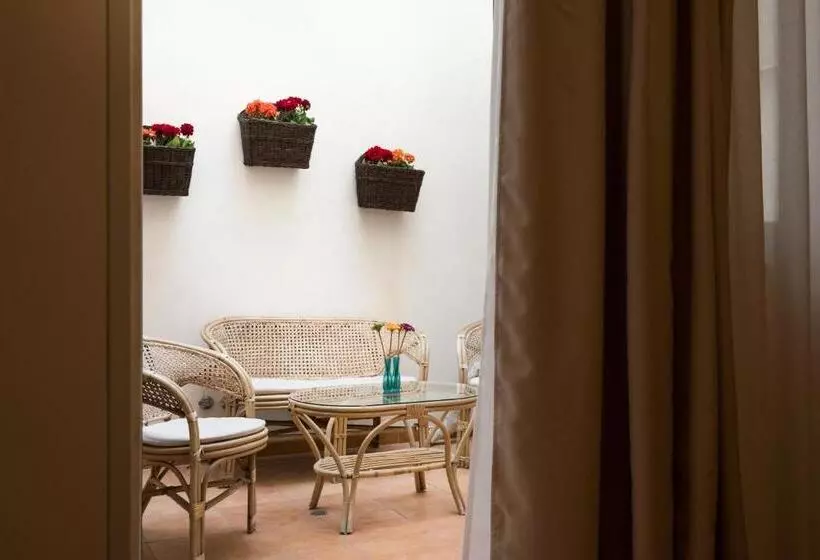 هتل Cabrera House