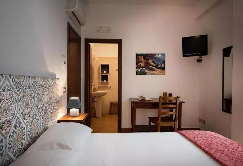 هتل Cabrera House