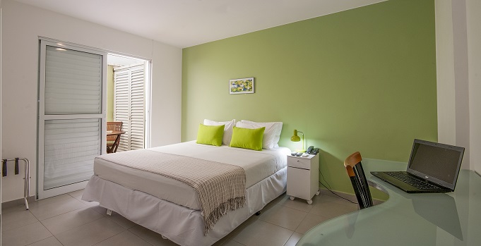 Отель Leblon All Suites