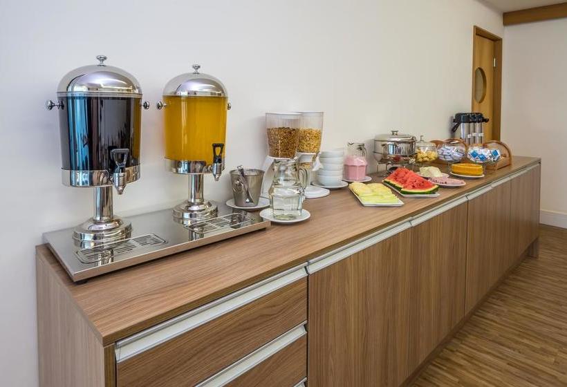 هتل Logic Hoteis Duque De Caxias