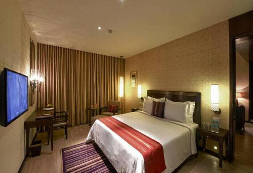 בית מלון כפרי Marasa Sarovar Premiere