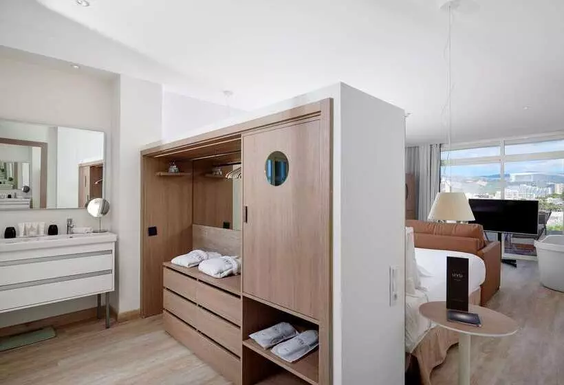 Отель Meliá Calviá Beach