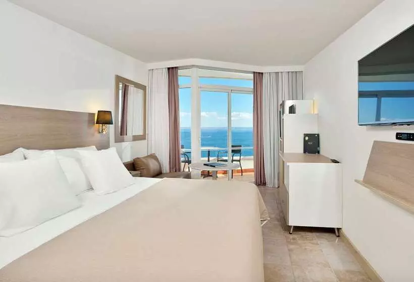 Отель Meliá Calviá Beach