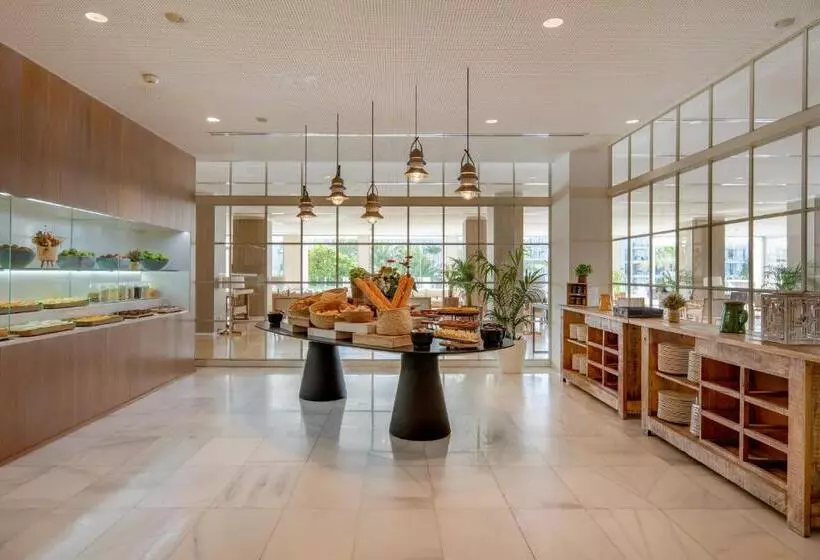 Отель Meliá Calviá Beach