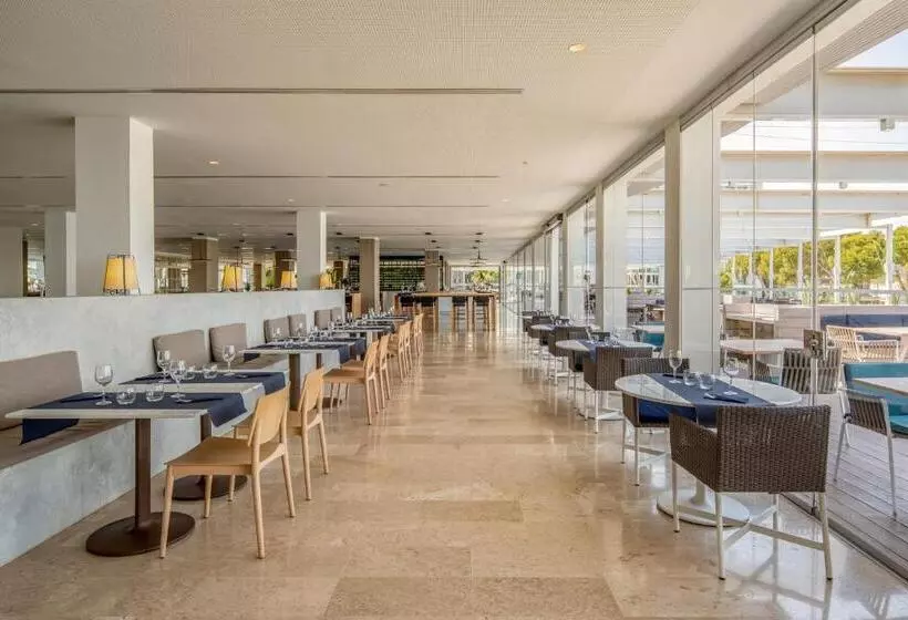 Отель Meliá Calviá Beach