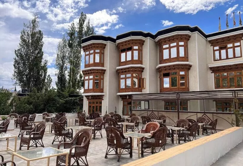 Hotelli New Glacier View