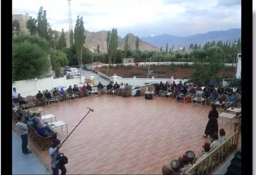 Hotelli New Glacier View