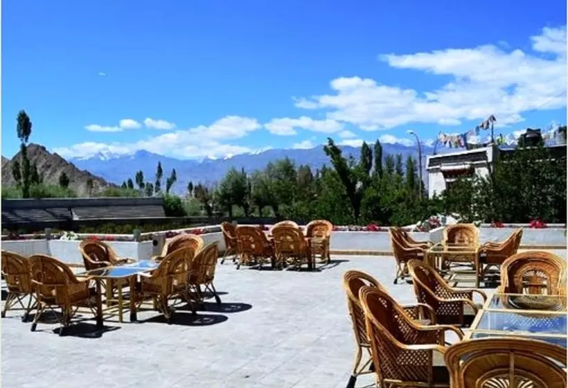 Hotelli New Glacier View