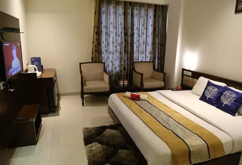 ホテル Oyo Rooms Vip Road Zirakpur
