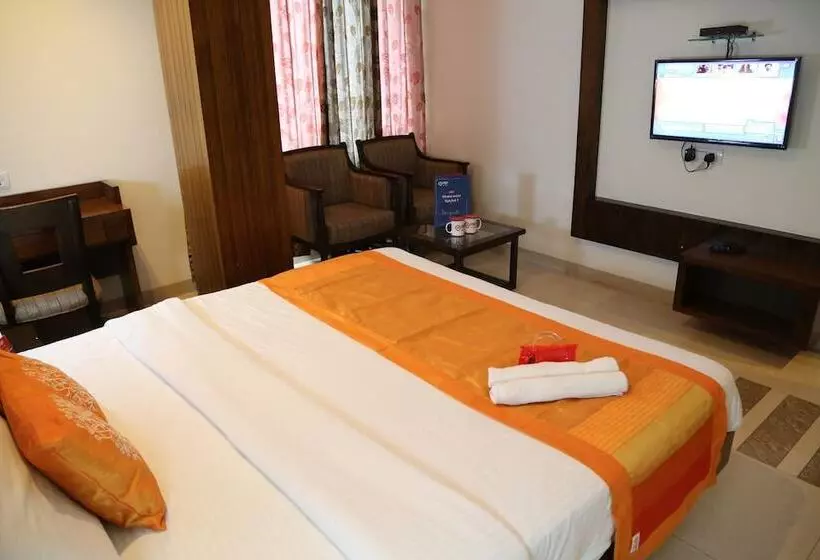 ホテル Oyo Rooms Vip Road Zirakpur