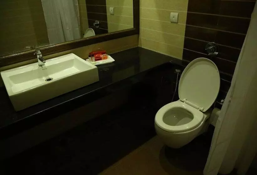 ホテル Oyo Rooms Vip Road Zirakpur