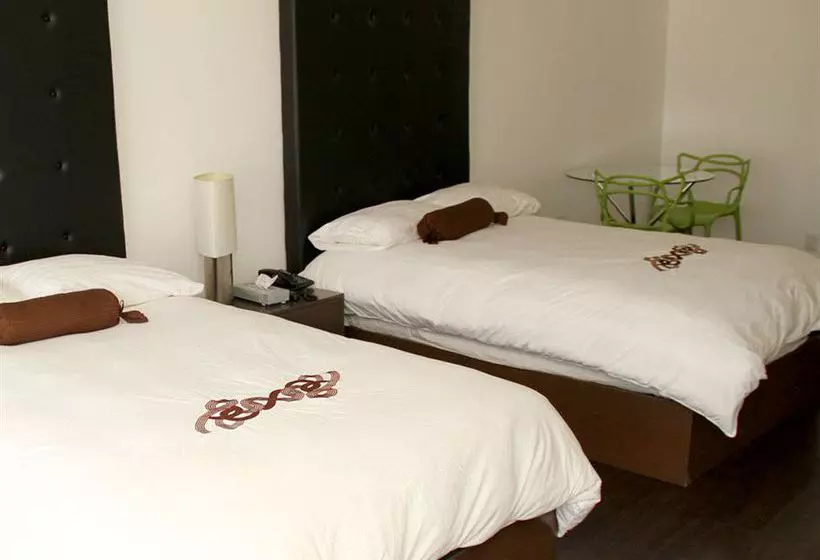 ホテル Pia Suites