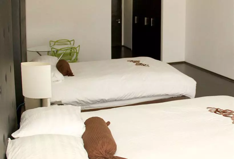 ホテル Pia Suites