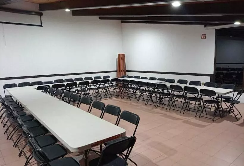 فندق Punta Galeria