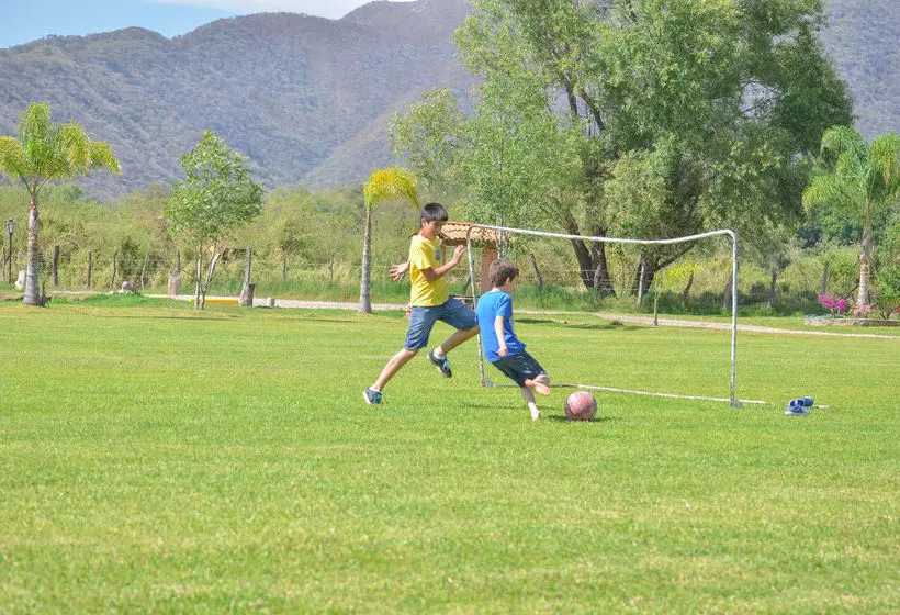 هتل Rancho La Esmeralda