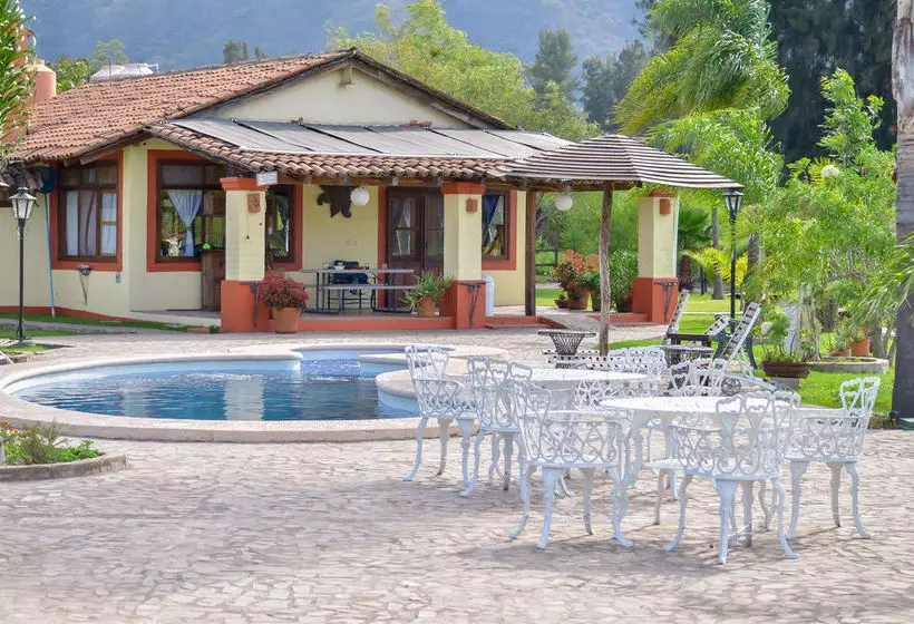 هتل Rancho La Esmeralda