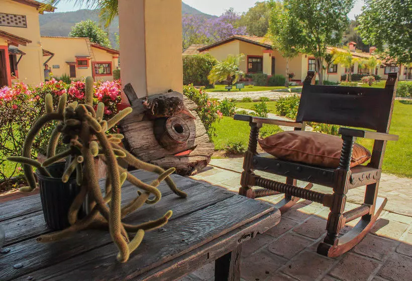 هتل Rancho La Esmeralda