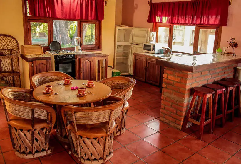 هتل Rancho La Esmeralda