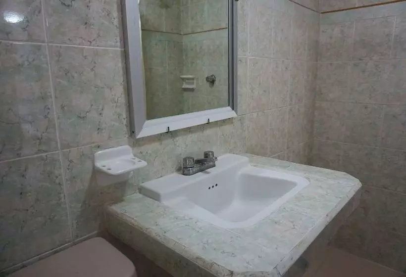 فندق Real Azteca