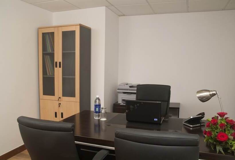 هتل Savoy Suitesgreater Noida