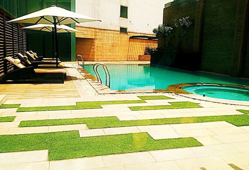 هتل Savoy Suitesgreater Noida