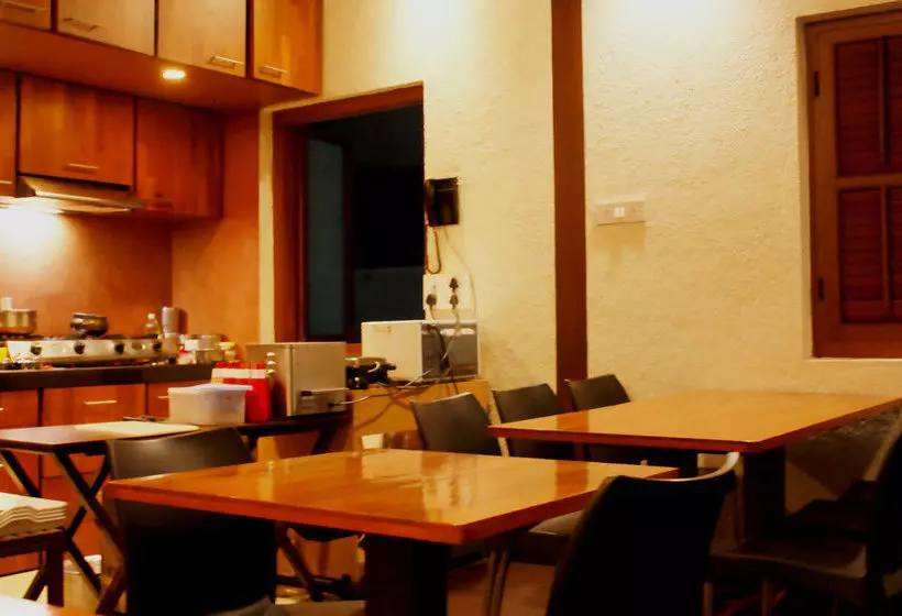 Отель Stay Vista Rooms At Mumbai Central