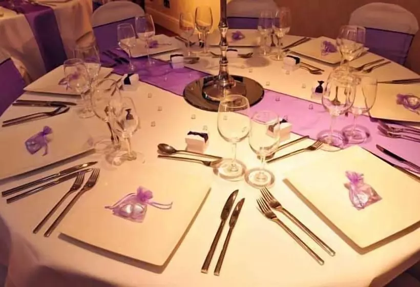 Отель Supreme Inns Boston