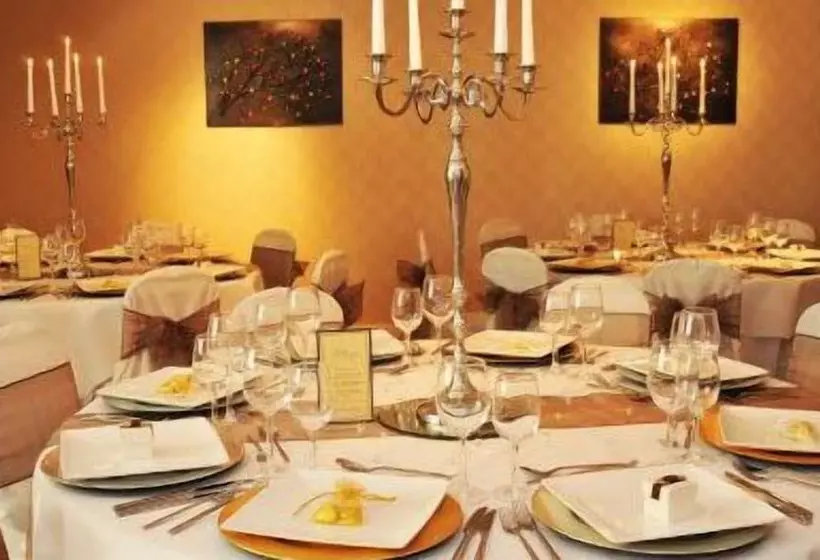 Отель Supreme Inns Boston