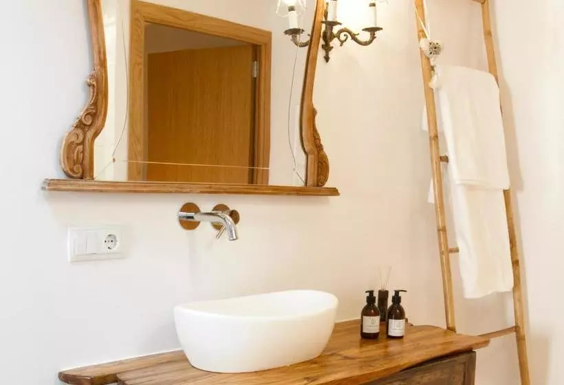 Home Hotel The Pink Pepper Tree