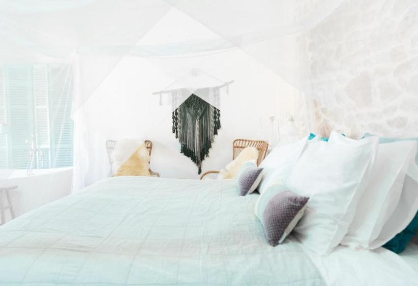 Home Hotel The Pink Pepper Tree