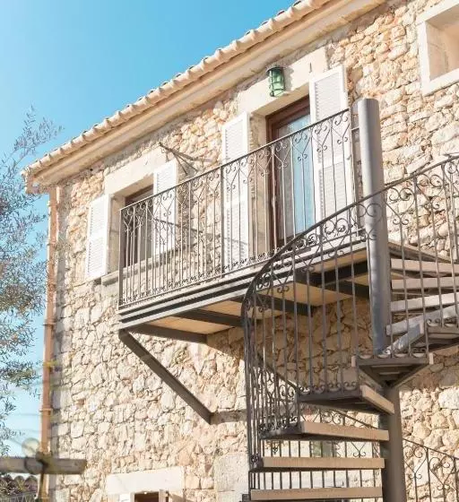 Home Hotel The Pink Pepper Tree