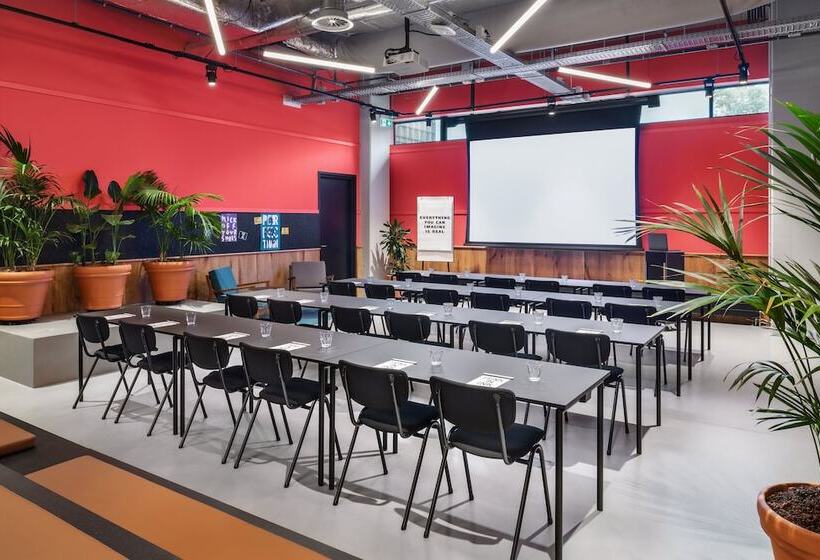 בית מלון כפרי The Social Hub Amsterdam City