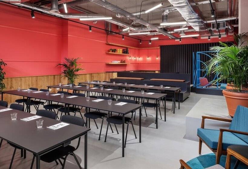 בית מלון כפרי The Social Hub Amsterdam City