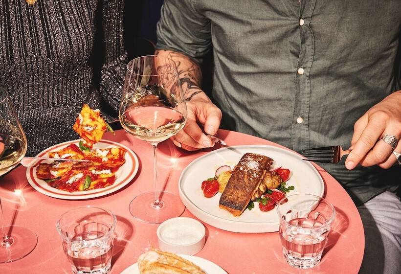 בית מלון כפרי The Social Hub Amsterdam City