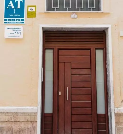 Marqués de Guadiaro 1 Apartamentos