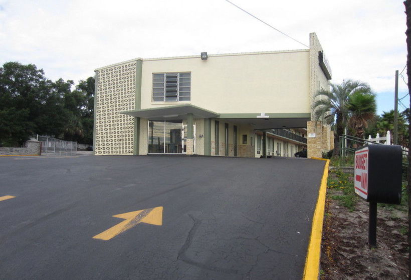 فندق على الطريق Budget Inn