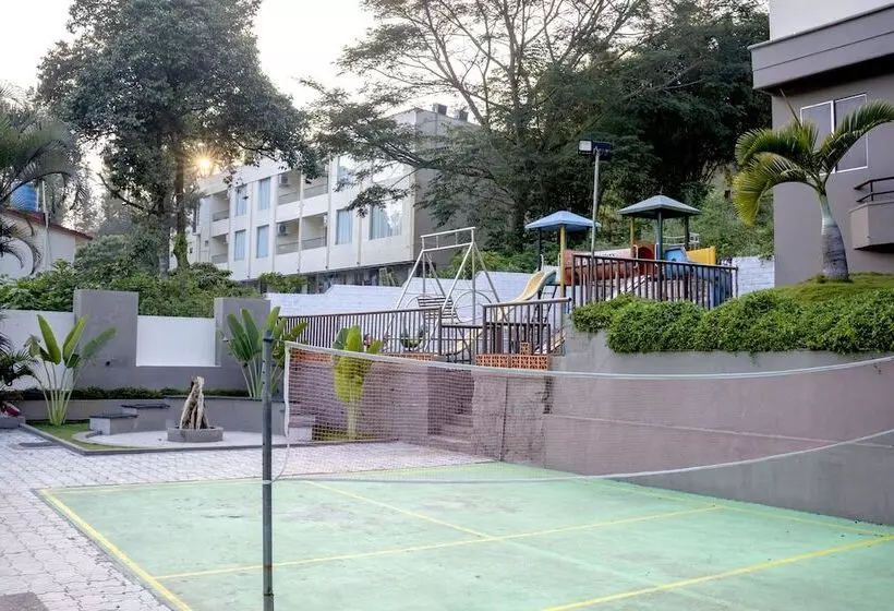 استراحتگاه Tgi Star Holidays Yercaud