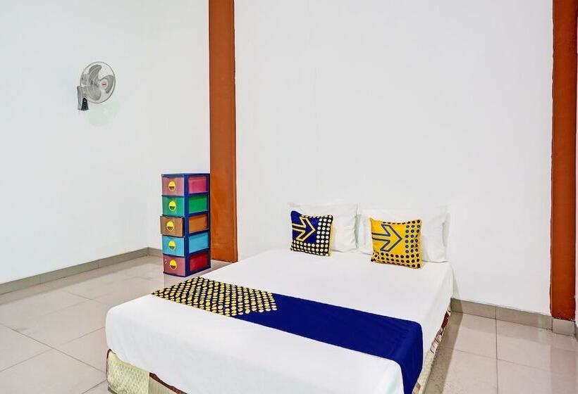 בית מלון כפרי Spot On 92006 Kost Sejahtera Syariah