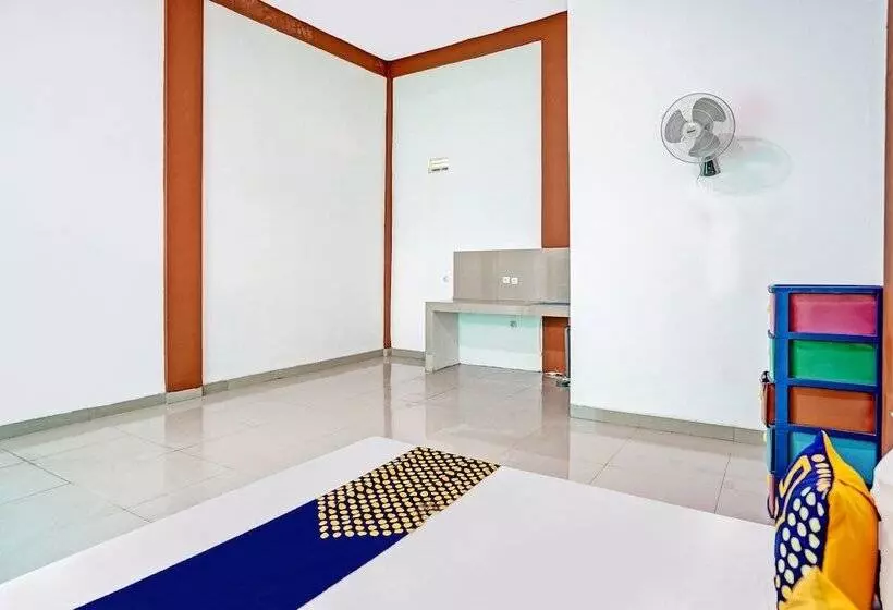 هتل Spot On 92006 Kost Sejahtera Syariah