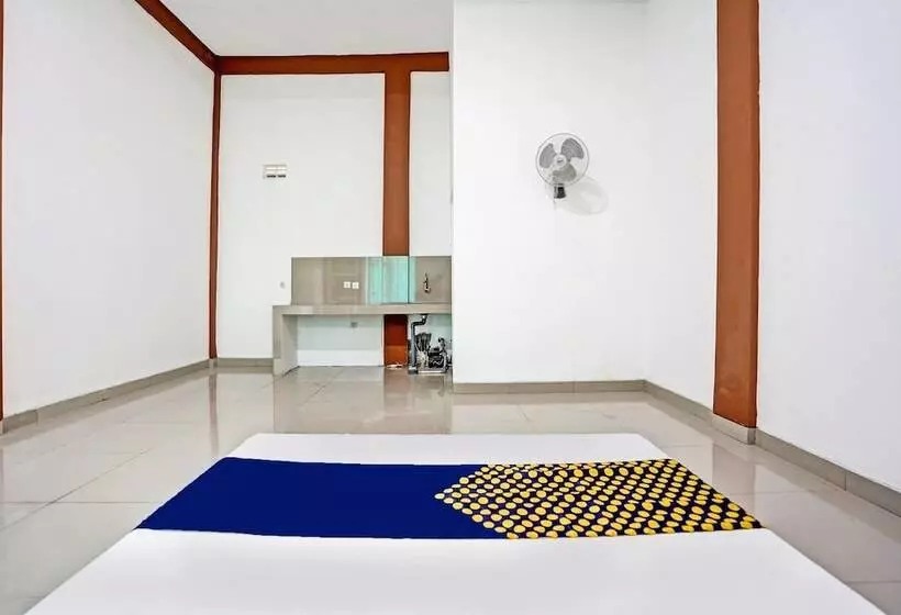 هتل Spot On 92006 Kost Sejahtera Syariah