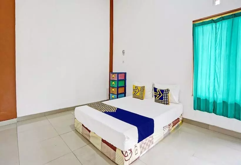 هتل Spot On 92006 Kost Sejahtera Syariah