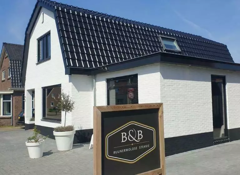 Aamiaismajoitus (B&B) Ruunerwoldse Stekkie Met Eigen Badkamer