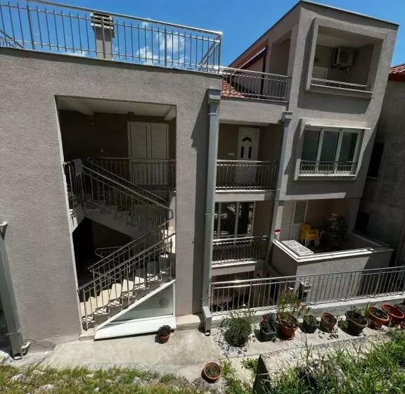 پانسیون Guest House Mrvaljević