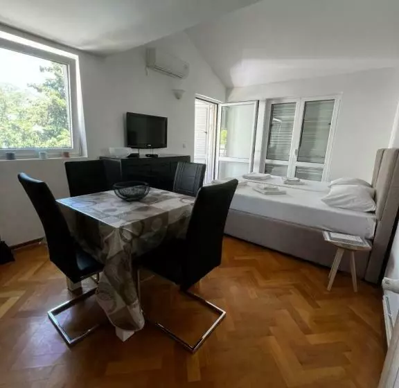 پانسیون Guest House Mrvaljević